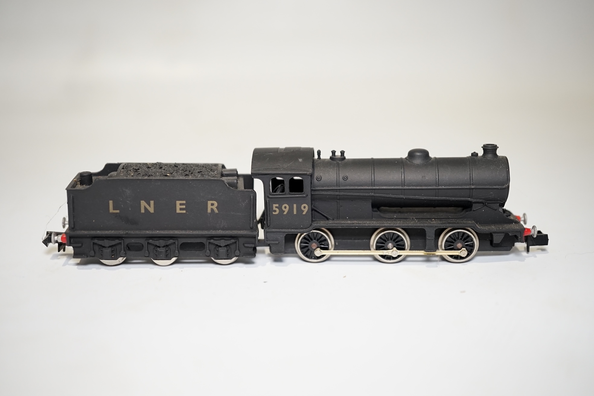 Three boxed Union Mills Models N gauge railway LNER locomotives; a Class J11, 4354, a Class J39, 2943, and a Class J38, 5919. Condition - good.